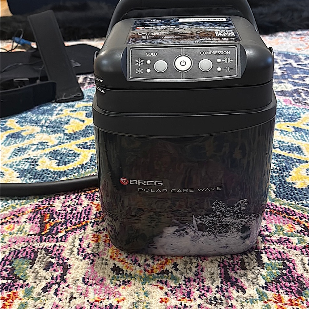 Breg Polar Care Wave Cold Therapy and Compression machine